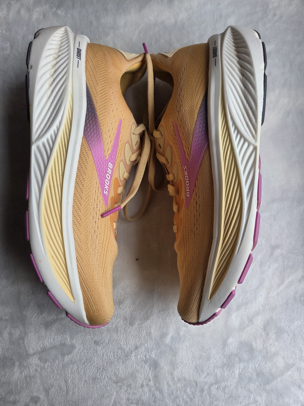 🌼 Brooks Ghost 16 RunninBrooks Women’s Athletic Shoes — Peach with Pink Accents